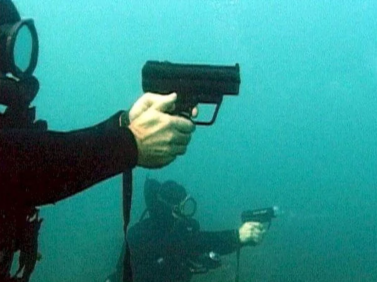 مسدس كاتم للصوت يقتل تحت الماء