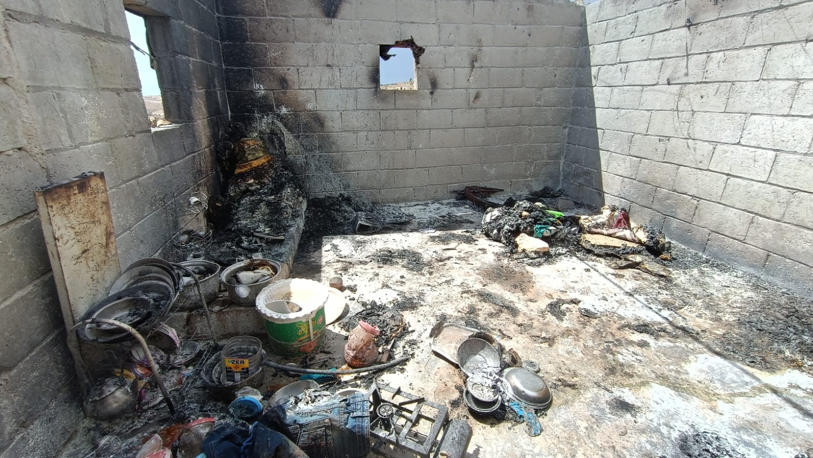 وفاة طفل إثر حريق بمخيم للنازحين شمالي إدلب