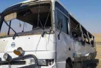 مقتل وإصابة 24 شخصاً بهجوم لمجهولين على حافلة بدير الزور