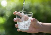 كم يوماً يستطيع الإنسان العيش من دون شرب الماء؟