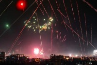 إطلاق أعيرة وألعاب نارية في سماء دمشق احتفلاً برأس السنة الميلادية - 1 كانون الثاني 2020 (إنترنت)