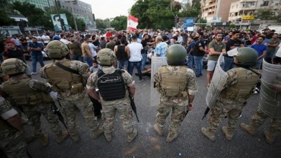 الجيش اللبناني والمتظاهرين