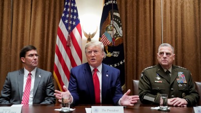 الرئيس الأميركي دونالد ترمب خلال اجتماع مع كبار القادة العسكريين في البيت الأبيض