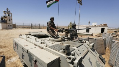 stationary-tanks-border-crossing-between-jordan-syria.jpg