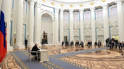 الرئيس بوتين في اجتماع لمجلس الأمن الروسي بحضور 30 عضو من أعضائه
