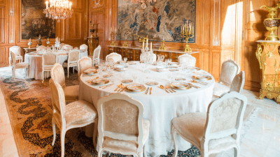 غرفة الطعام في قصر رفعت الأسد بباريس 