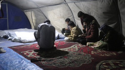 مقتل خمسة مدنيين مهجرين بقصف النظام السوري على ريف حلب الغربي