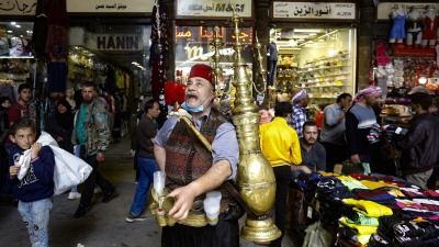 خَدر عام وحرمان.. كيف يعيش السوريون رمضان في دمشق؟