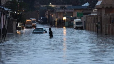 المياه تغمر شوارع مدينة أخترين بعد العاصفة المطرية