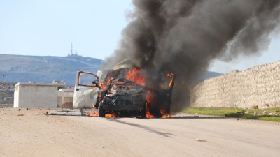 سيارة استهدفتها قوات النظام شمالي سوريا - الدفاع المدني