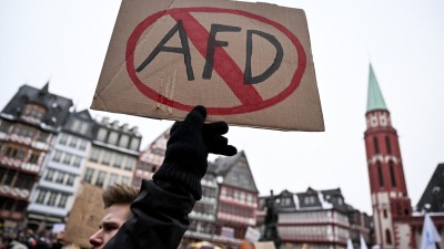 مظاهرة مناهضة لليمين المتطرف في مدينة فرانكفورت بغرب ألمانيا - 20 كانون الثاني 2024 (AFP)