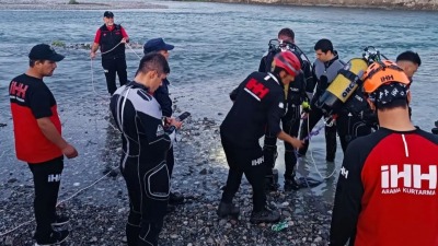 فرق الإنقاذ التركية تنتشل جثة شاب سوري من نهر دالامان بولاية موغلا