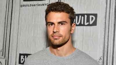 Theo-James-1.jpg