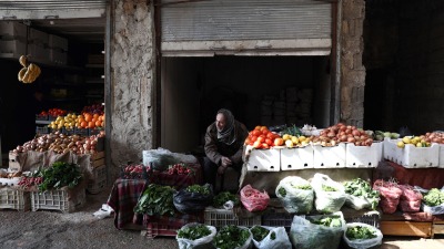 غلاء الأسعار واحتكار التجار يهددان المعيشة في سوريا - AFP