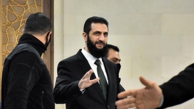 أحمد الشرع قائد هيئة تحرير الشام بعد سيطرة الفصائل على دمشق